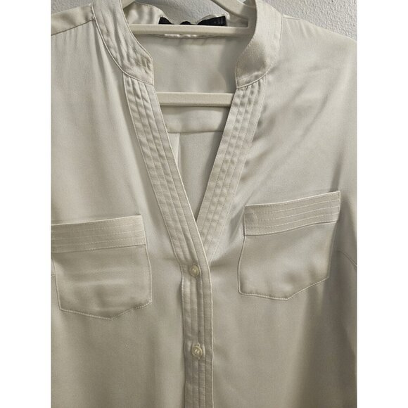 Women The Limited Ivory Button Down Blouse Business Casual VNeck Work shirt sz S - Picture 4 of 11